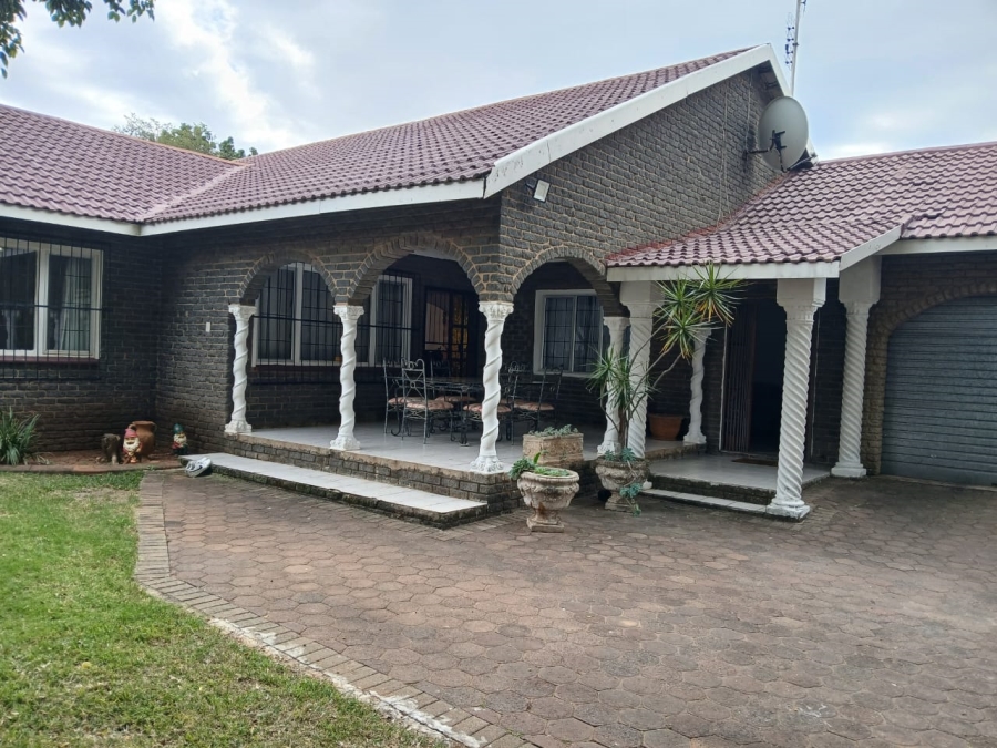 3 Bedroom Property for Sale in Geelhoutpark North West